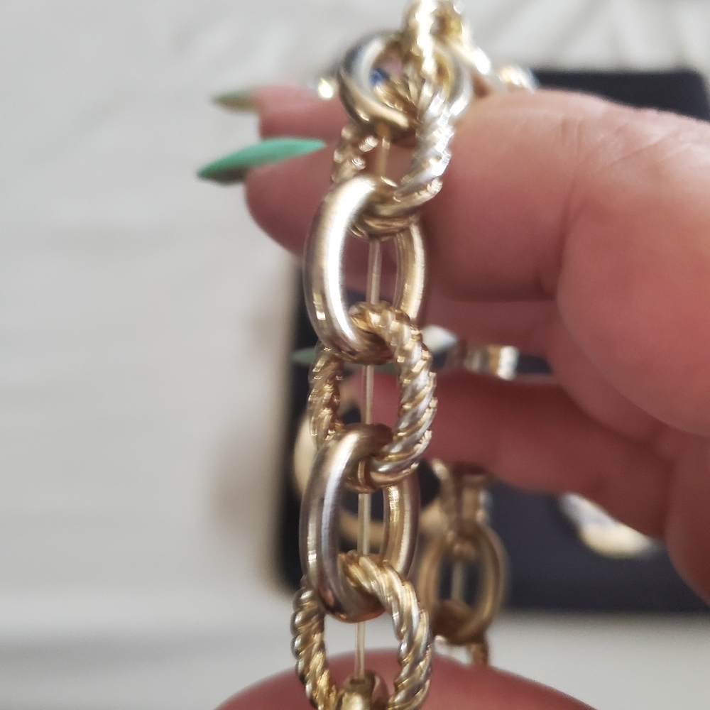 Bracelets - Picture 10 of 12
